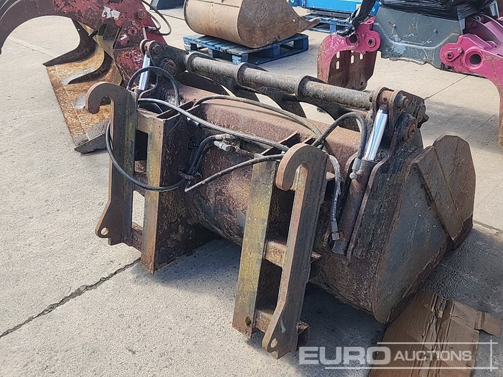60" Hydraulic Muck Bucket to suit JCB Telehandler - Zemědělská technika: obrázek 4 60" Hydraulic Muck Bucket to suit JCB Telehandler - Zemědělská technika: obrázek 4