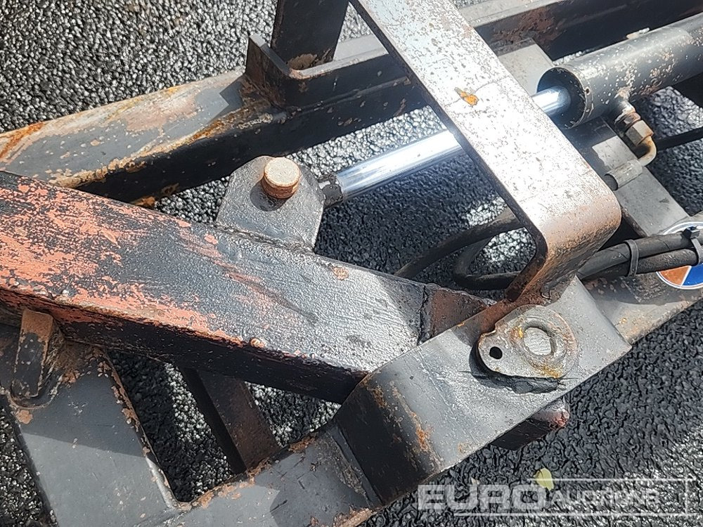 Slewtic Hydraulic Bale Lifter to suit JCB Telhandler - Zemědělská technika: obrázek 5 Slewtic Hydraulic Bale Lifter to suit JCB Telhandler - Zemědělská technika: obrázek 5