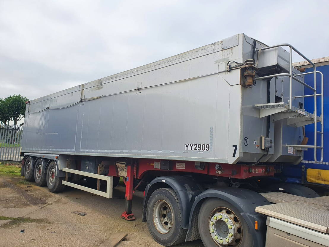 Fruehauf - Sklápěcí návěs: obrázek 1 Fruehauf - Sklápěcí návěs: obrázek 1