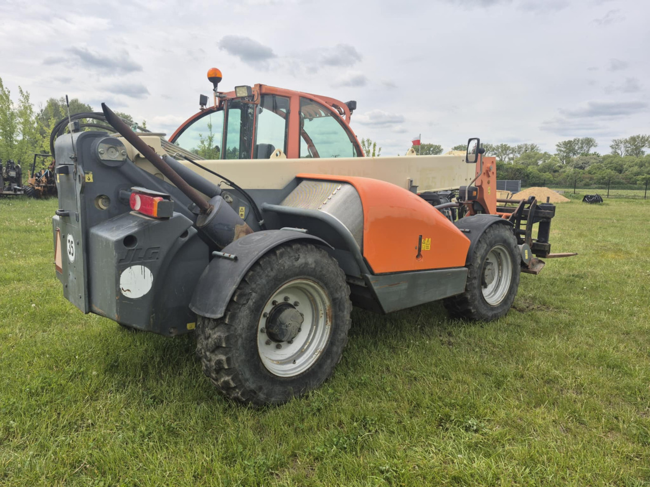 JLG 4013 - Teleskopický kolový nakladač: obrázek 2 JLG 4013 - Teleskopický kolový nakladač: obrázek 2