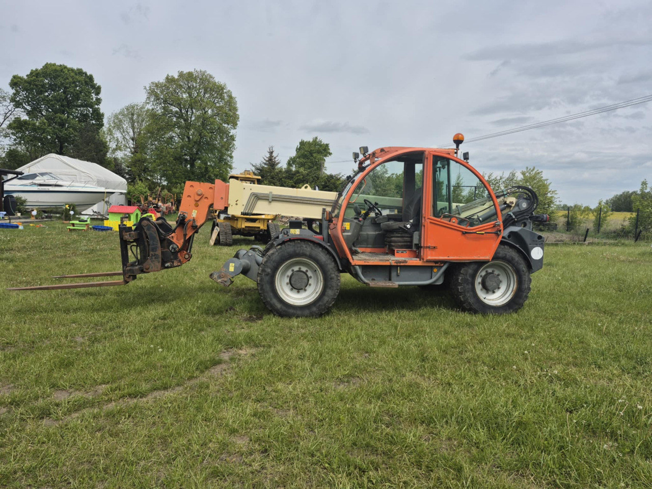 JLG 4013 - Teleskopický kolový nakladač: obrázek 1 JLG 4013 - Teleskopický kolový nakladač: obrázek 1