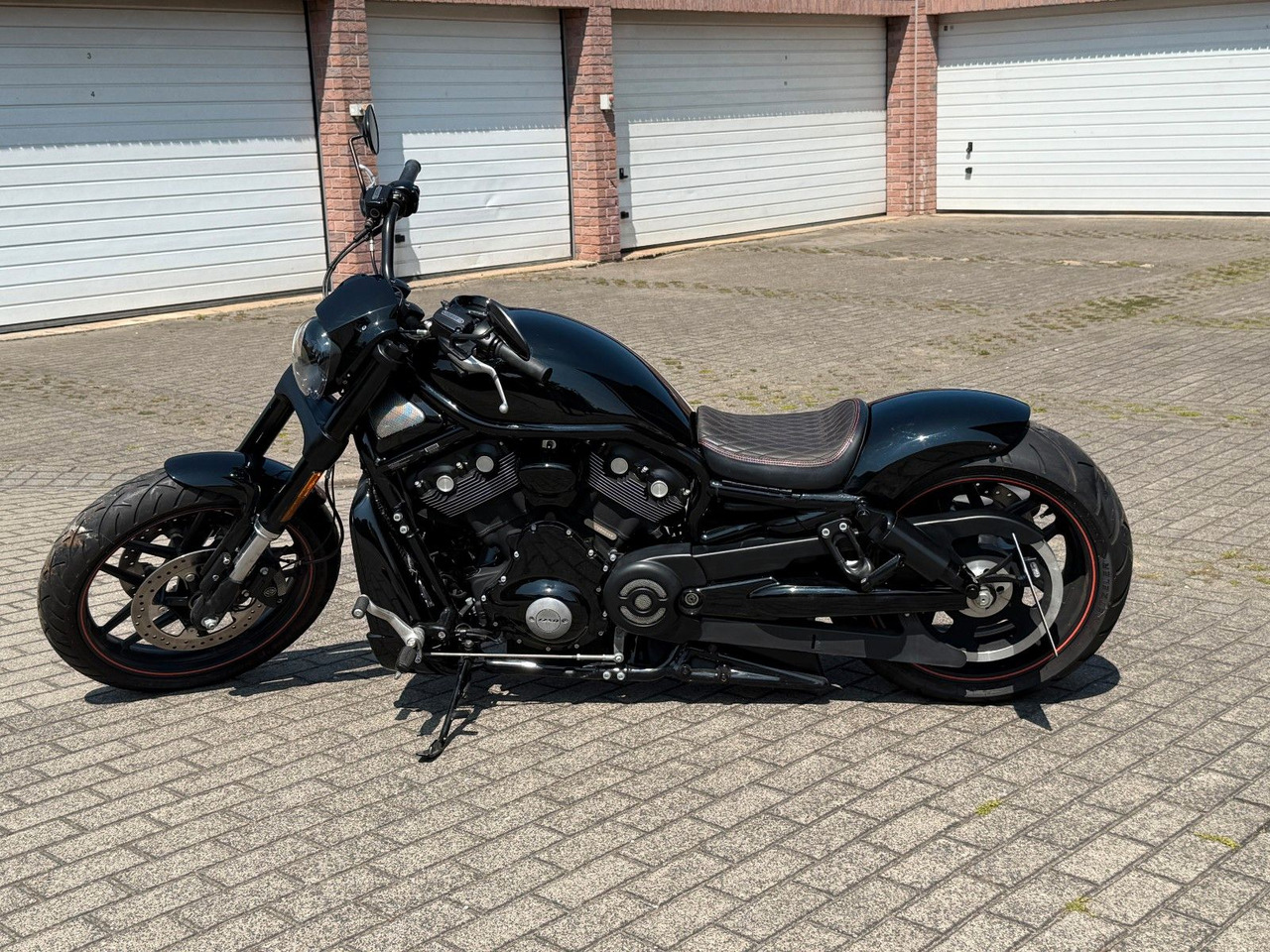 Harley-Davidson Night Rod - Motocykl: obrázek 3 Harley-Davidson Night Rod - Motocykl: obrázek 3