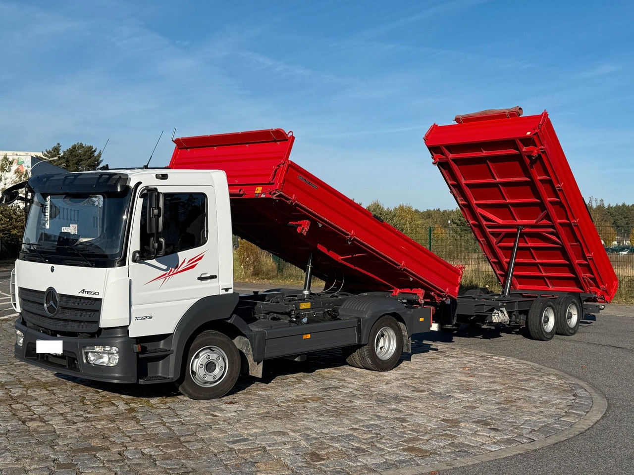 Mercedes-Benz Atego 1023 + Anhänger Dreiseitenkipper - Sklápěč: obrázek 1 Mercedes-Benz Atego 1023 + Anhänger Dreiseitenkipper - Sklápěč: obrázek 1