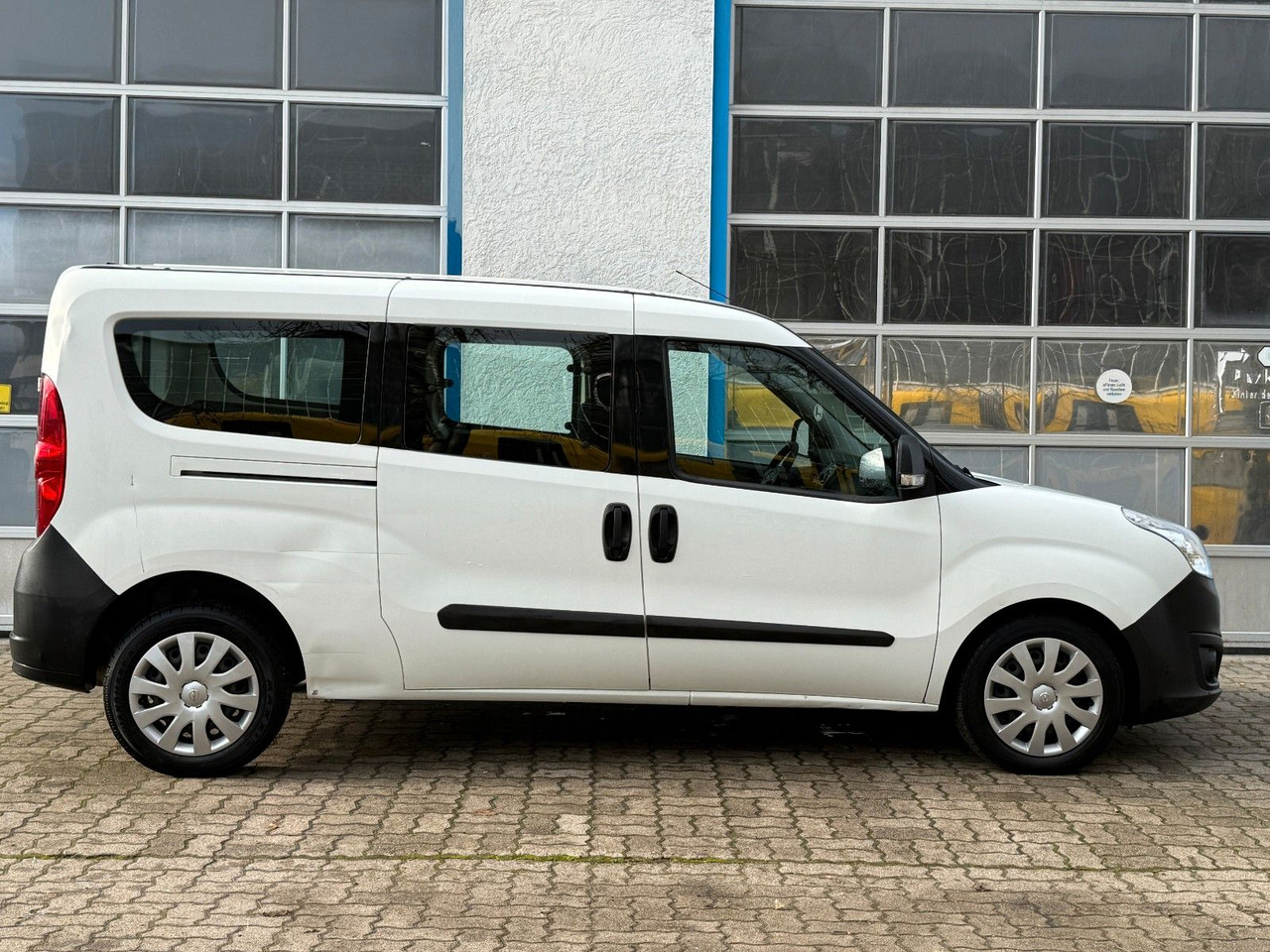 Opel Combo 1.6CDTI L2H1 S/S Easytr. Klima 5-Sitze - Mikrobus: obrázek 3 Opel Combo 1.6CDTI L2H1 S/S Easytr. Klima 5-Sitze - Mikrobus: obrázek 3