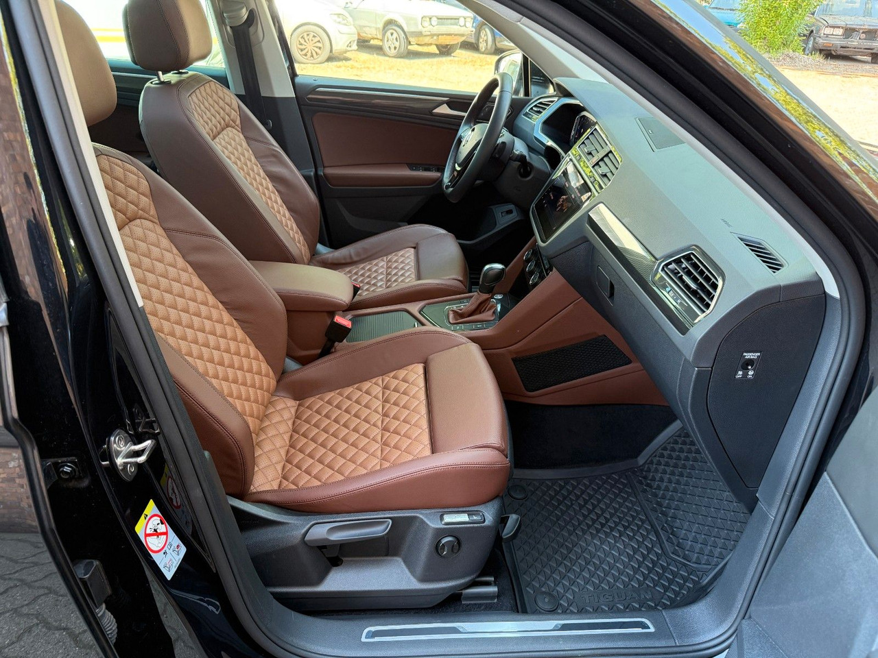 Volkswagen Tiguan Highline/Vi.Cockpit/Dynaudio/Individual - SUV: obrázek 1 Volkswagen Tiguan Highline/Vi.Cockpit/Dynaudio/Individual - SUV: obrázek 1