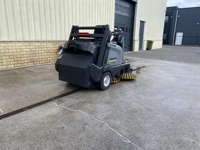 Kärcher KM 105/110 R Bp, Veegmachine, hoogkieper - Zametací vůz: obrázek 2 Kärcher KM 105/110 R Bp, Veegmachine, hoogkieper - Zametací vůz: obrázek 2