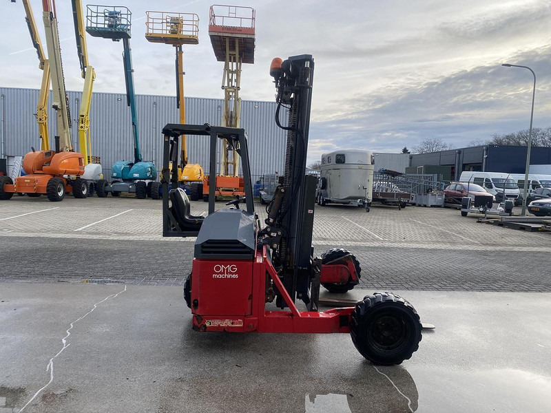 Moffett M4 25.3 / Kooiaap - Závěsný vysokozdvižný vozík: obrázek 4 Moffett M4 25.3 / Kooiaap - Závěsný vysokozdvižný vozík: obrázek 4