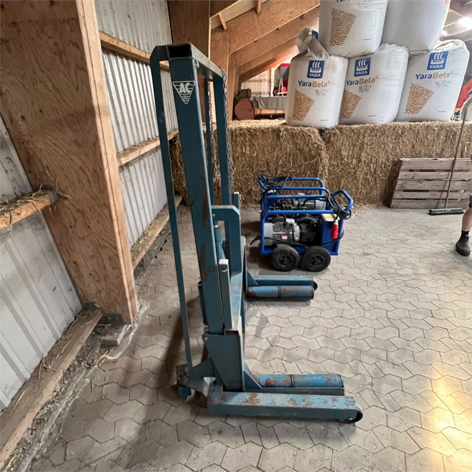 AC Hydraulic WT 1000 - Obráběcí stroj: obrázek 4 AC Hydraulic WT 1000 - Obráběcí stroj: obrázek 4