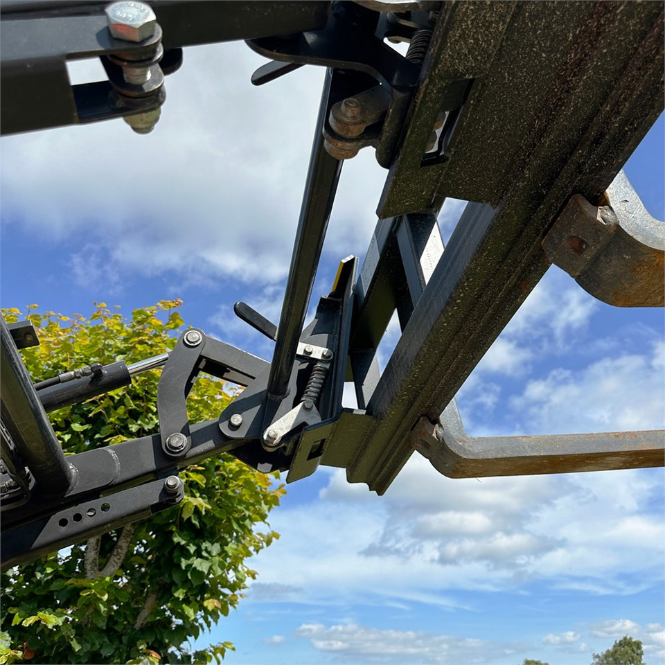Komunální traktor Branson 3100H: obrázek 29