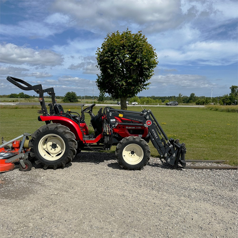 Komunální traktor Branson 3100H: obrázek 8