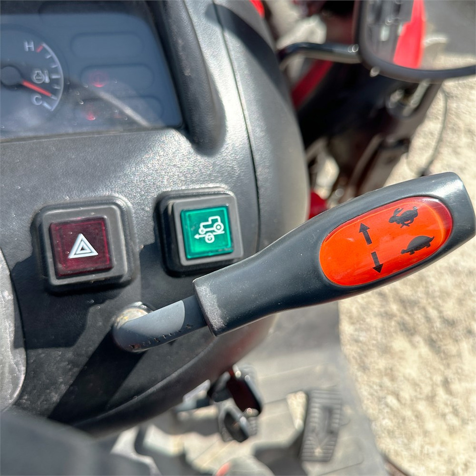 Komunální traktor Branson 3100H: obrázek 19