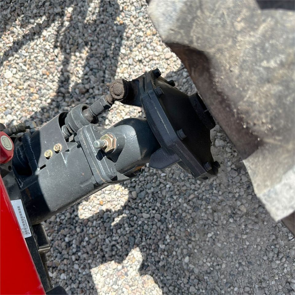 Komunální traktor Branson 3100H: obrázek 36