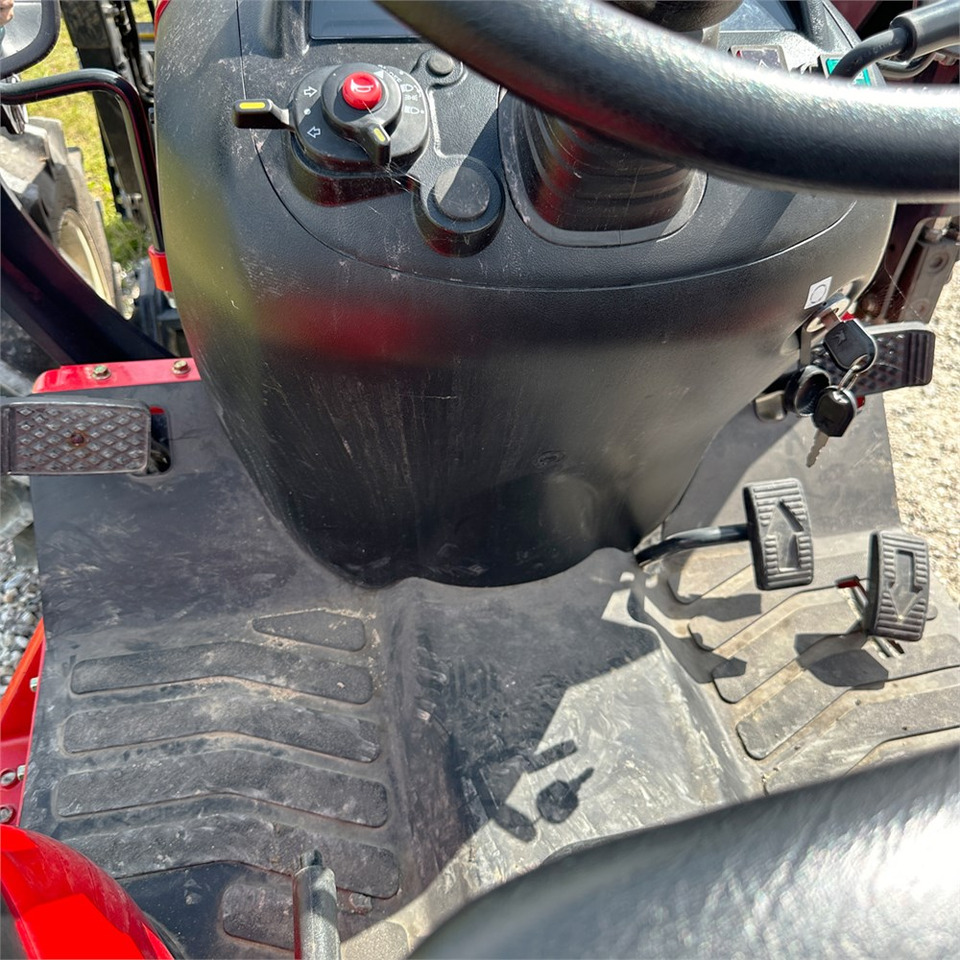 Komunální traktor Branson 3100H: obrázek 21