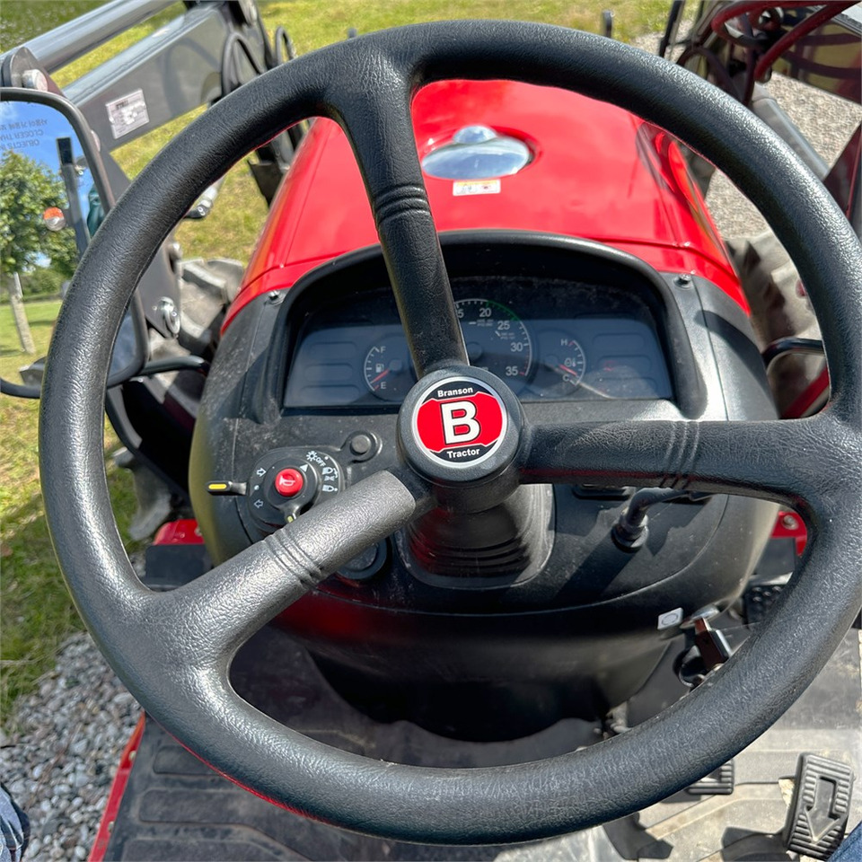 Komunální traktor Branson 3100H: obrázek 16