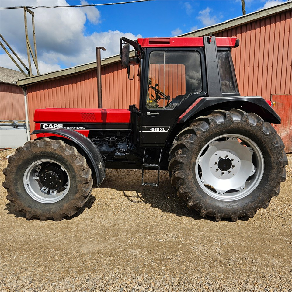 CASE IH 1056 XL - Traktor: obrázek 3 CASE IH 1056 XL - Traktor: obrázek 3