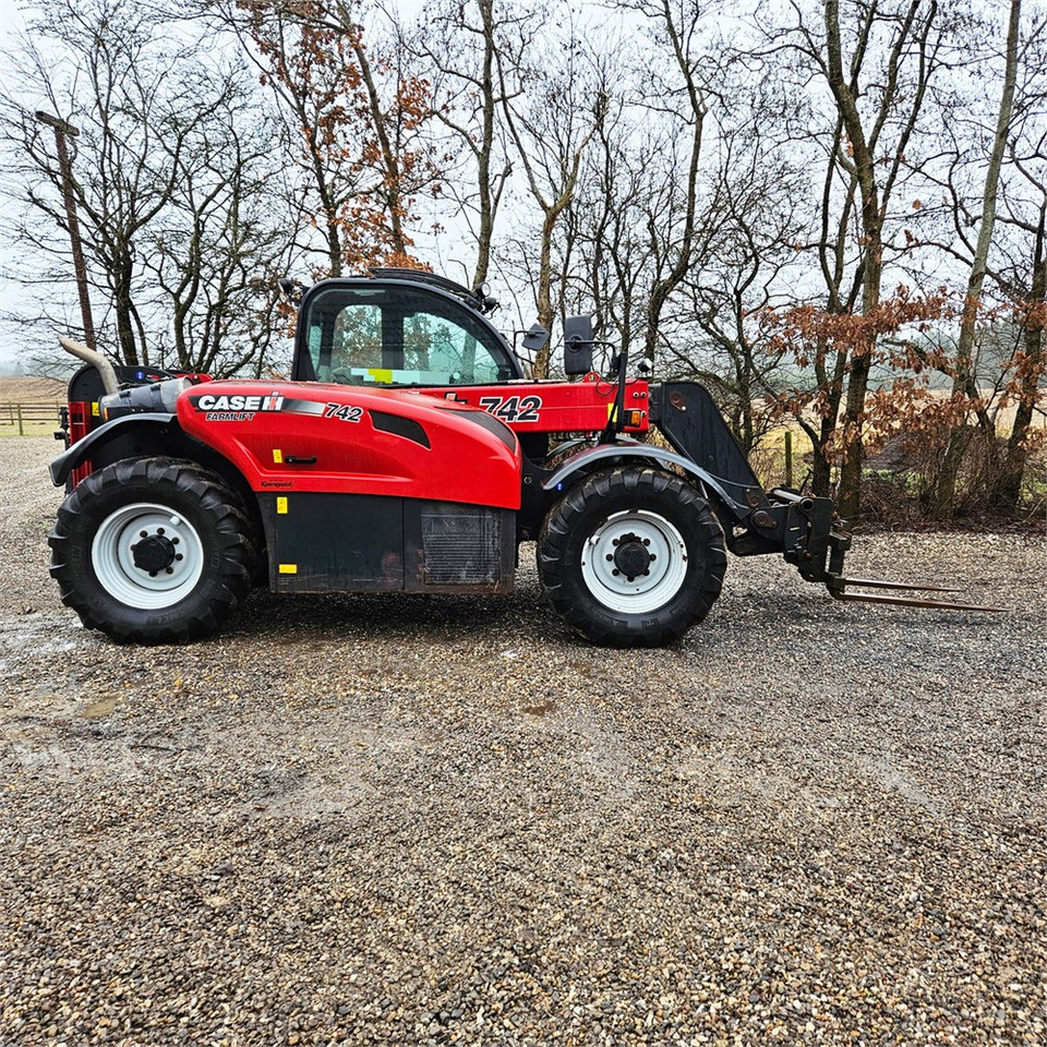 CASE IH Farmlift 742 - Teleskopický manipulátor: obrázek 3 CASE IH Farmlift 742 - Teleskopický manipulátor: obrázek 3