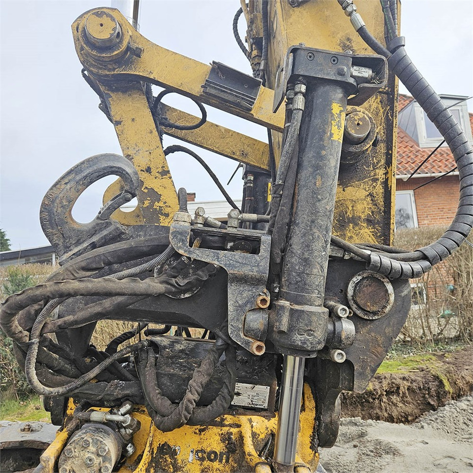 Pásové rýpadlo Caterpillar 320 EL: obrázek 25
