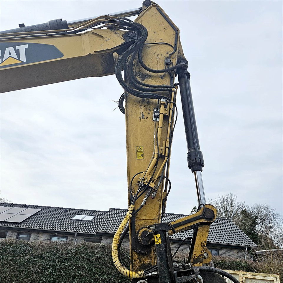 Pásové rýpadlo Caterpillar 320 EL: obrázek 24