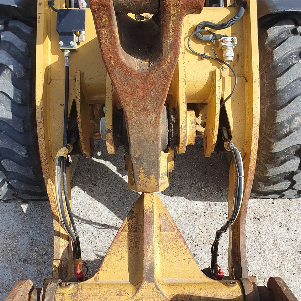 Caterpillar 906 H2 leasing Caterpillar 906 H2: obrázek 13 Caterpillar 906 H2 leasing Caterpillar 906 H2: obrázek 13