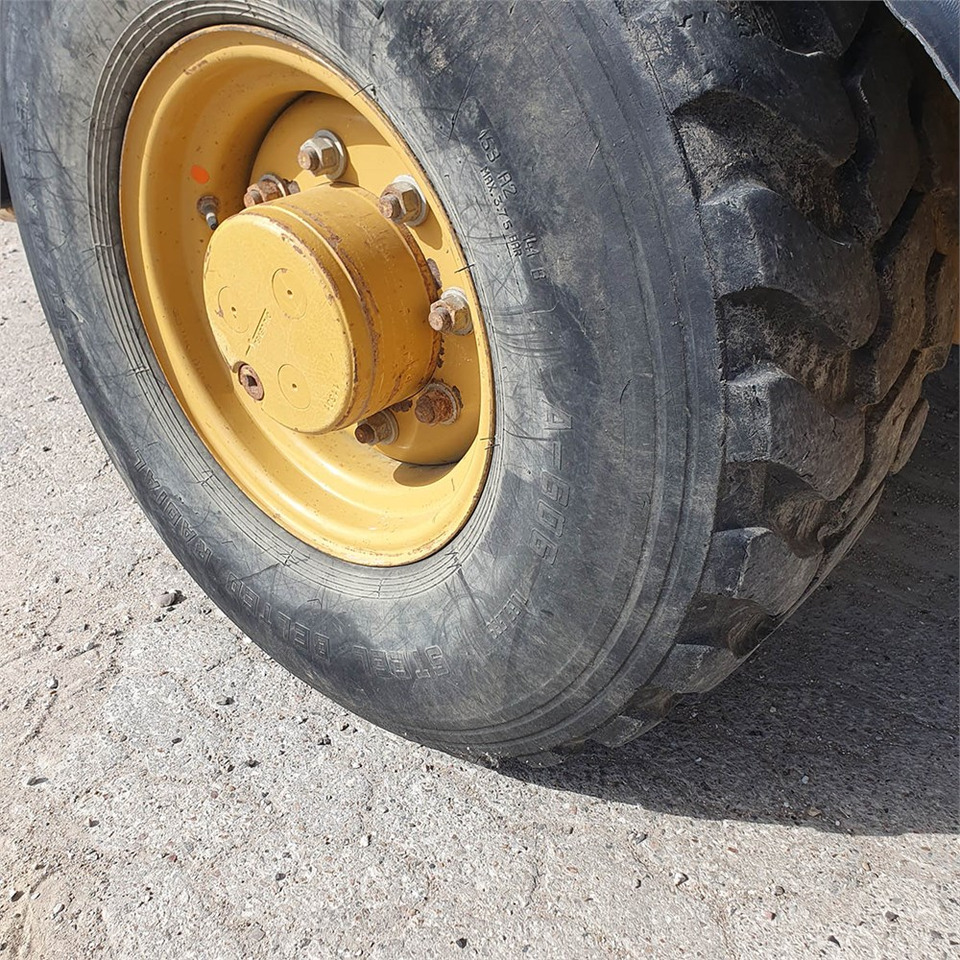 Caterpillar 906 H2 leasing Caterpillar 906 H2: obrázek 26 Caterpillar 906 H2 leasing Caterpillar 906 H2: obrázek 26