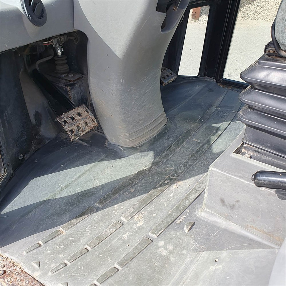 Caterpillar 906 H2 leasing Caterpillar 906 H2: obrázek 18 Caterpillar 906 H2 leasing Caterpillar 906 H2: obrázek 18