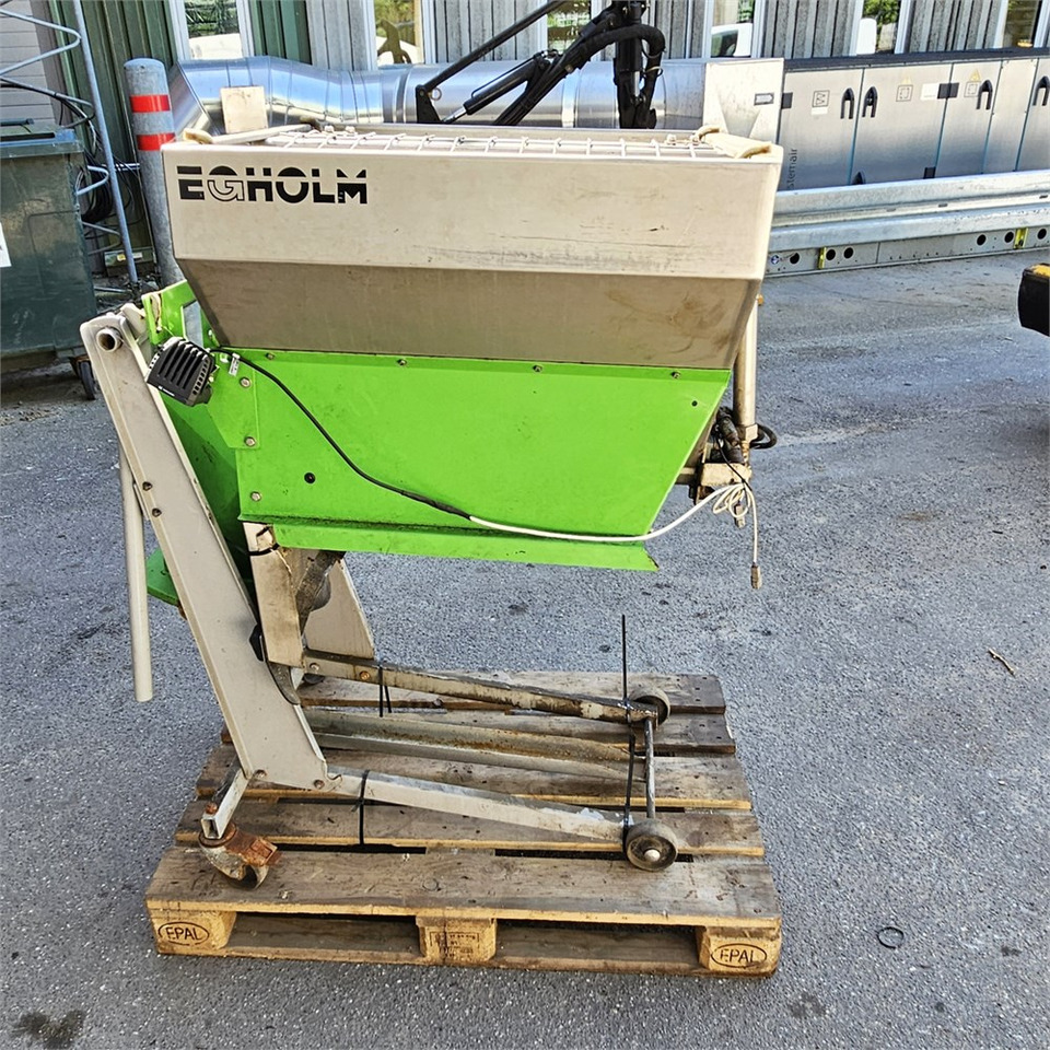 Egholm SG3 - Sypač písku/ Soli: obrázek 1 Egholm SG3 - Sypač písku/ Soli: obrázek 1