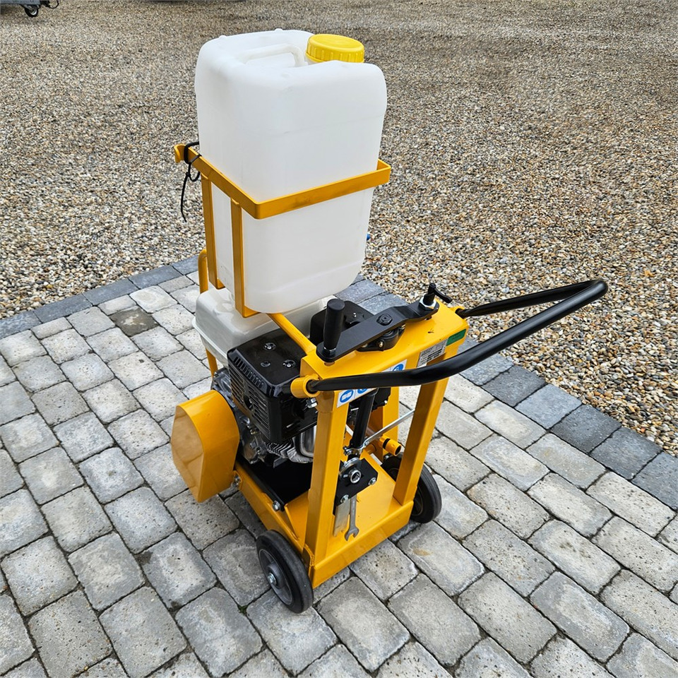 Euro Shatal CS 454M - Technika pro ukládaní asfaltu: obrázek 4 Euro Shatal CS 454M - Technika pro ukládaní asfaltu: obrázek 4