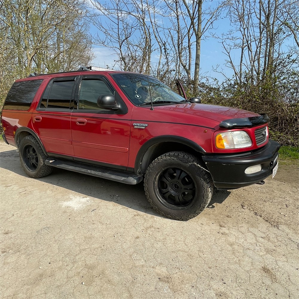 Ford Expedition - Osobní auto: obrázek 5 Ford Expedition - Osobní auto: obrázek 5