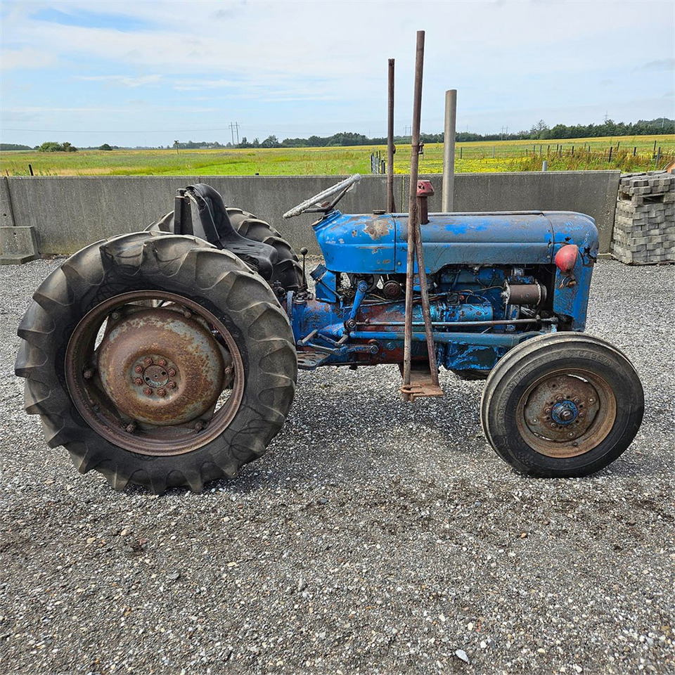 Fordson Dexta - Traktor: obrázek 3 Fordson Dexta - Traktor: obrázek 3