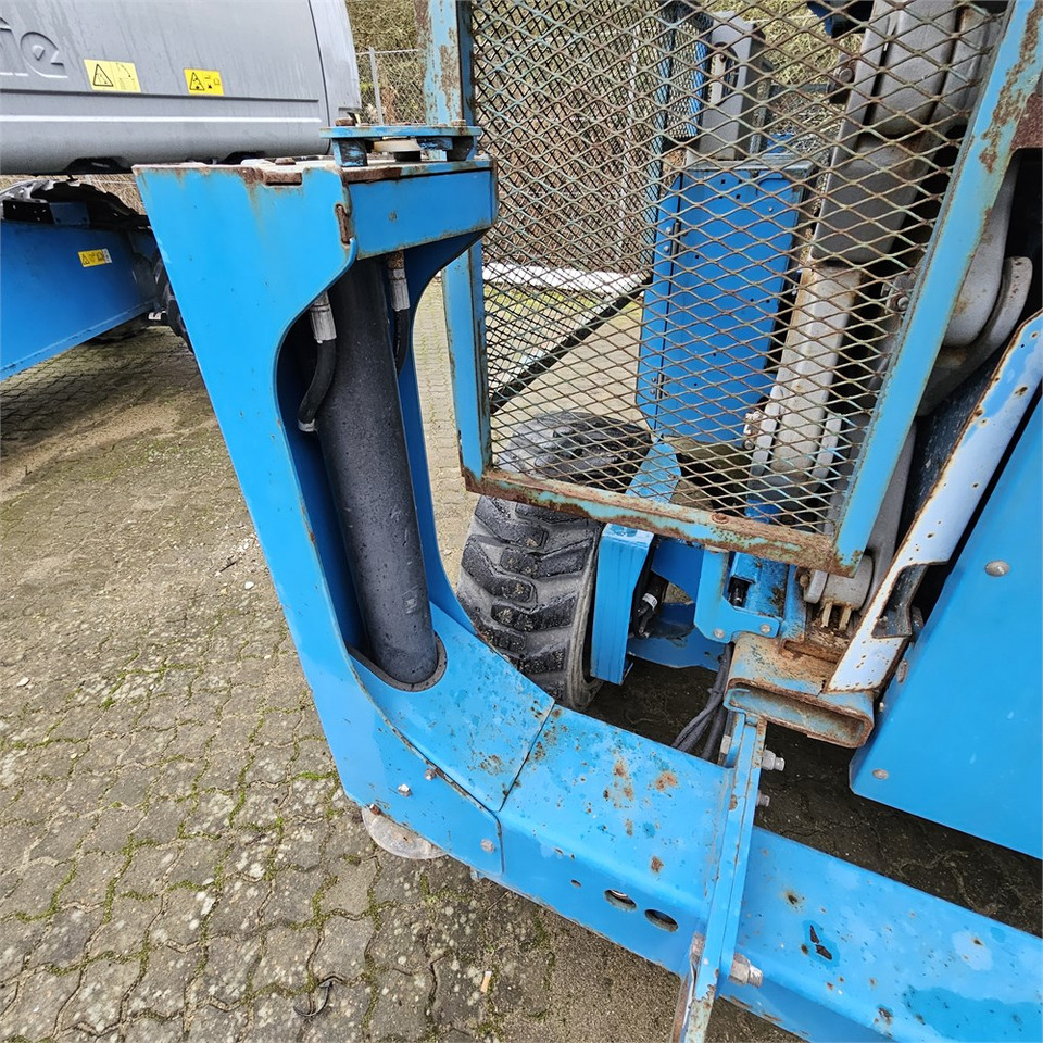 Nůžková plošina Genie GS-5390: obrázek 21
