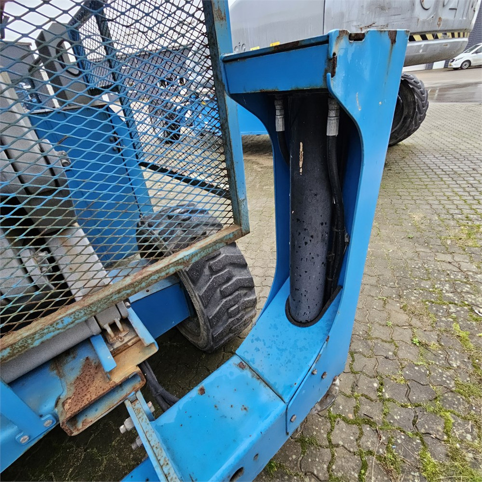 Nůžková plošina Genie GS-5390: obrázek 15