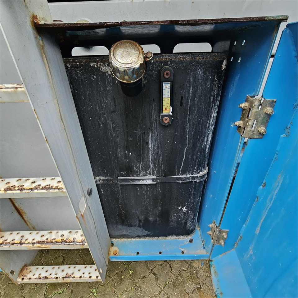 Nůžková plošina Genie GS-5390: obrázek 17