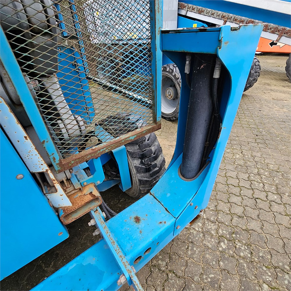 Nůžková plošina Genie GS-5390: obrázek 22