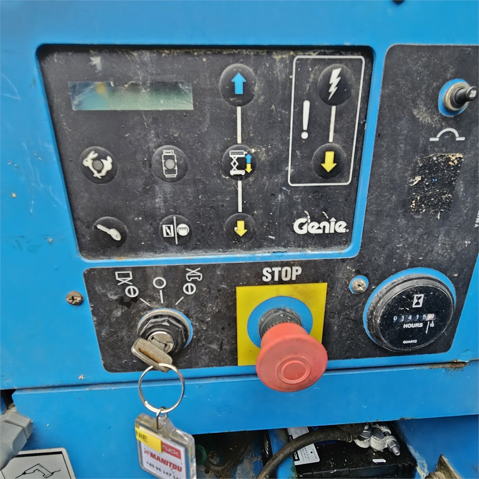 Nůžková plošina Genie GS-5390: obrázek 28