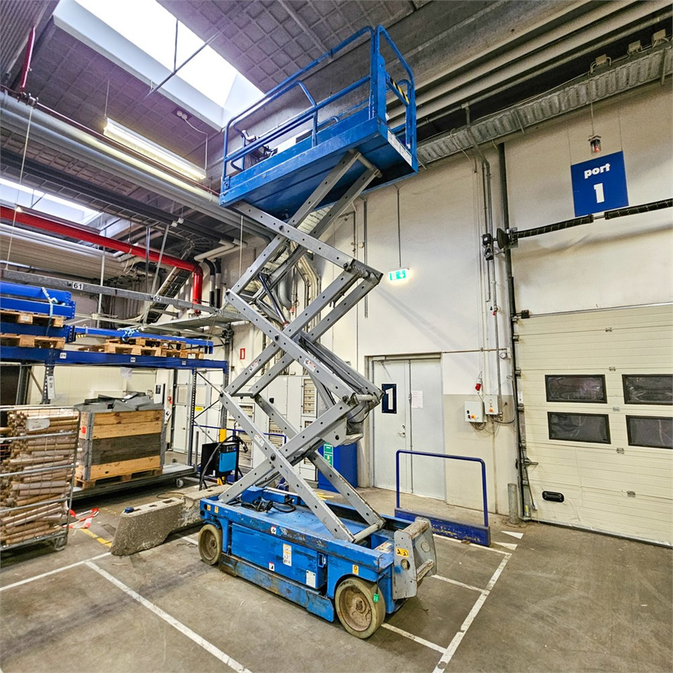 Nůžková plošina Genie GS2032: obrázek 15 Nůžková plošina Genie GS2032: obrázek 15