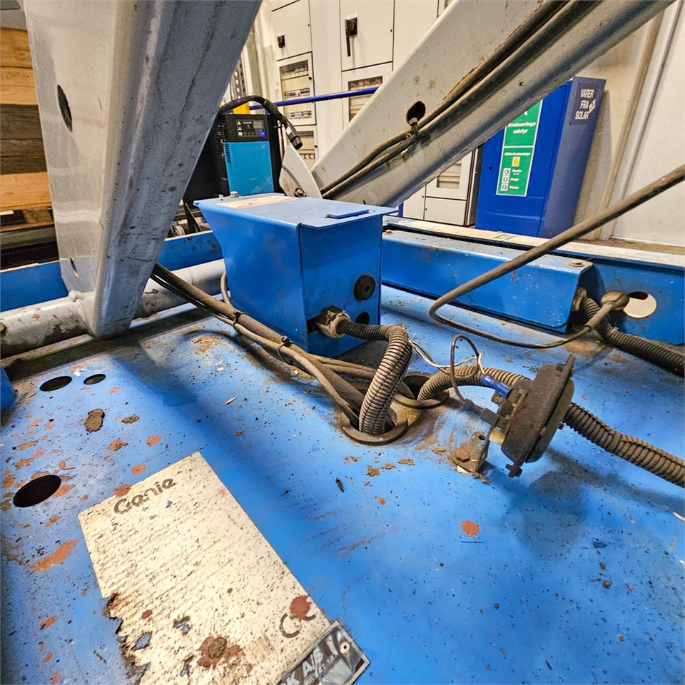 Nůžková plošina Genie GS2032: obrázek 20 Nůžková plošina Genie GS2032: obrázek 20