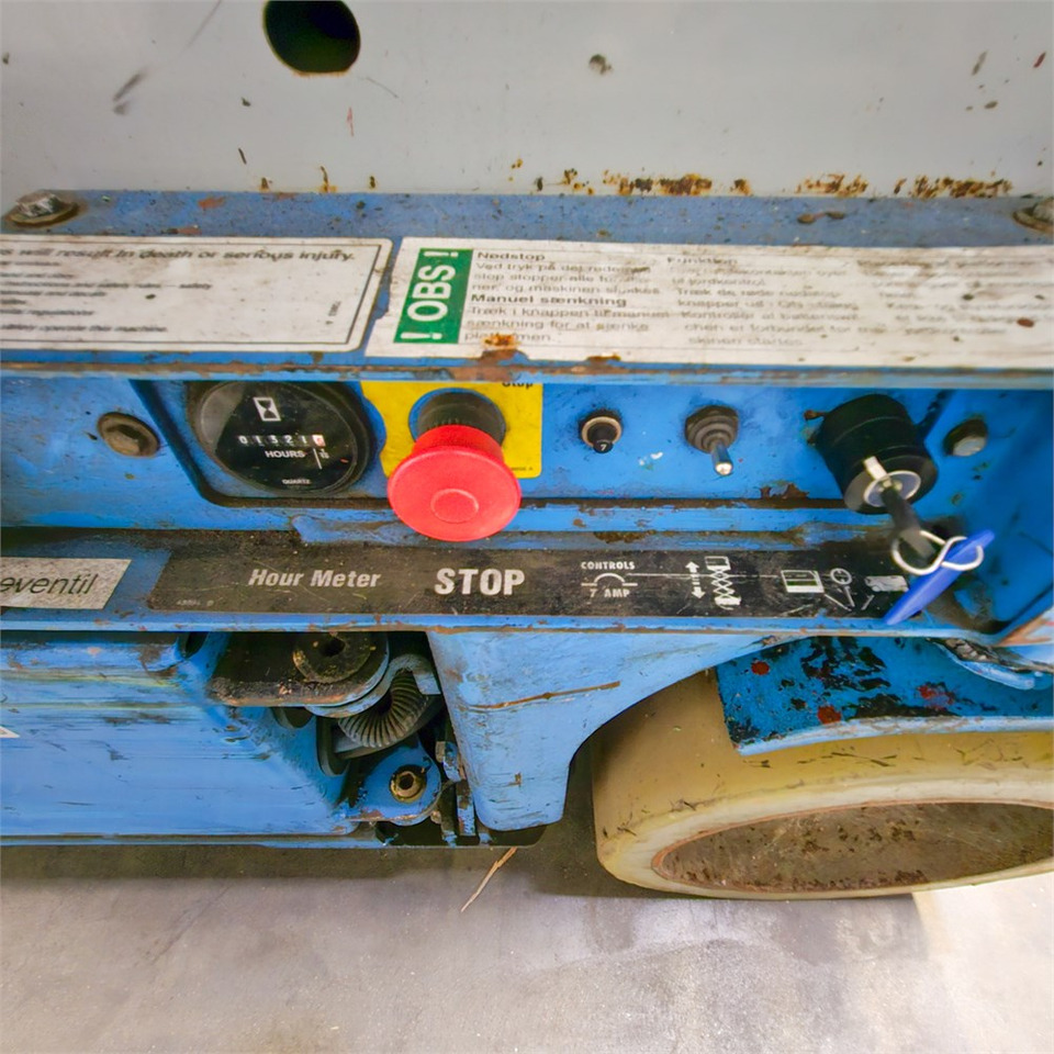 Nůžková plošina Genie GS2032: obrázek 24 Nůžková plošina Genie GS2032: obrázek 24