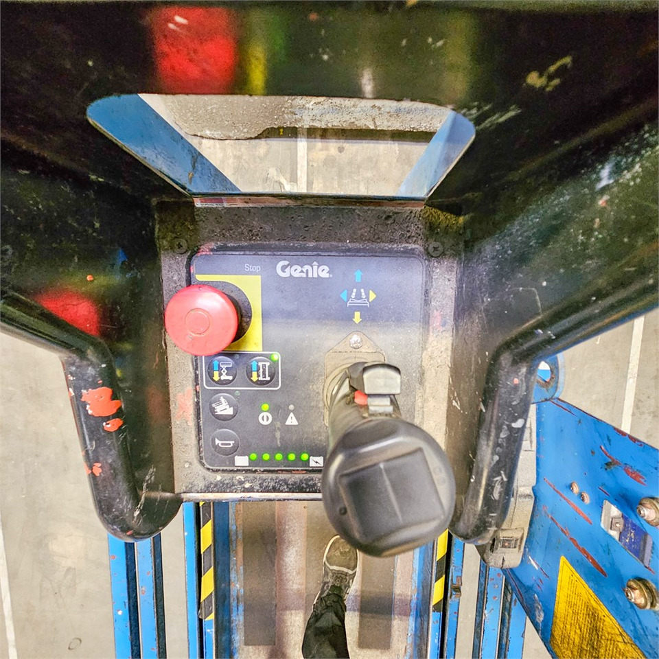 Nůžková plošina Genie GS2032: obrázek 13 Nůžková plošina Genie GS2032: obrázek 13