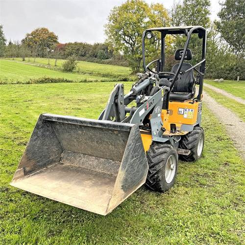 Giant D254SW - Smykový nakladač: obrázek 4 Giant D254SW - Smykový nakladač: obrázek 4