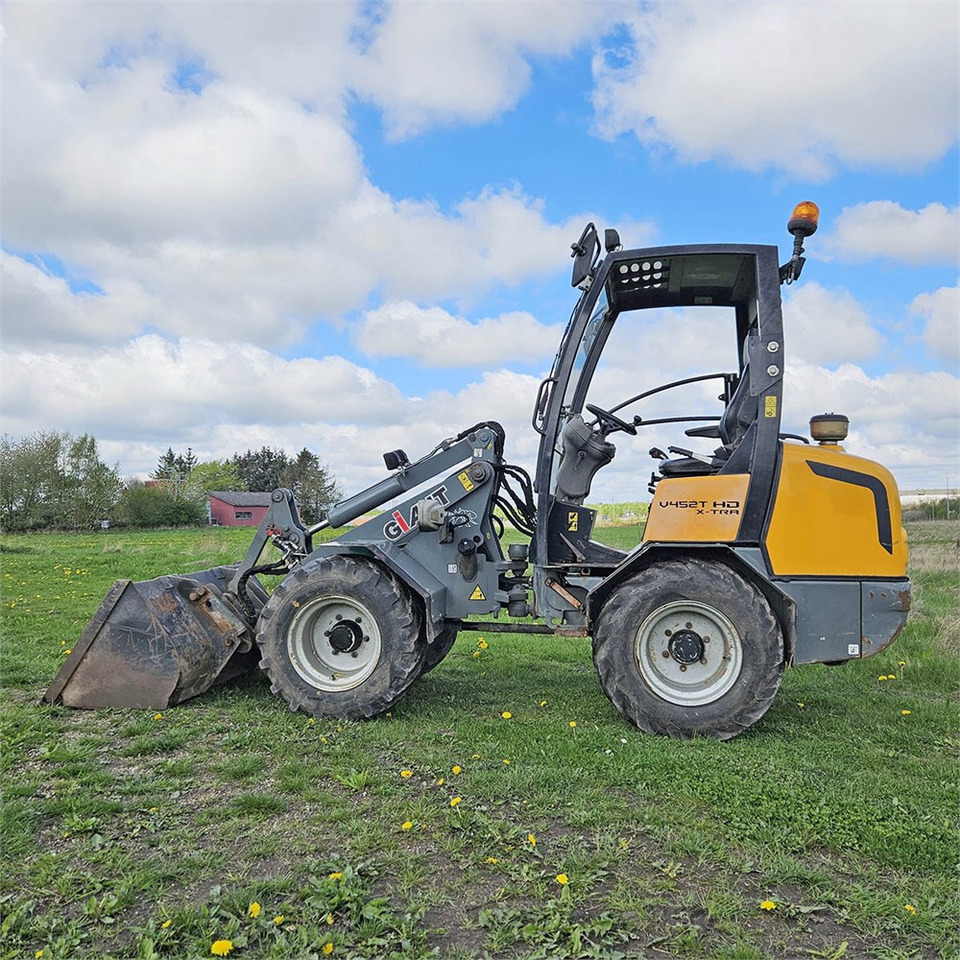 Giant V452T X-TRA HD - Kolový nakladač: obrázek 4 Giant V452T X-TRA HD - Kolový nakladač: obrázek 4