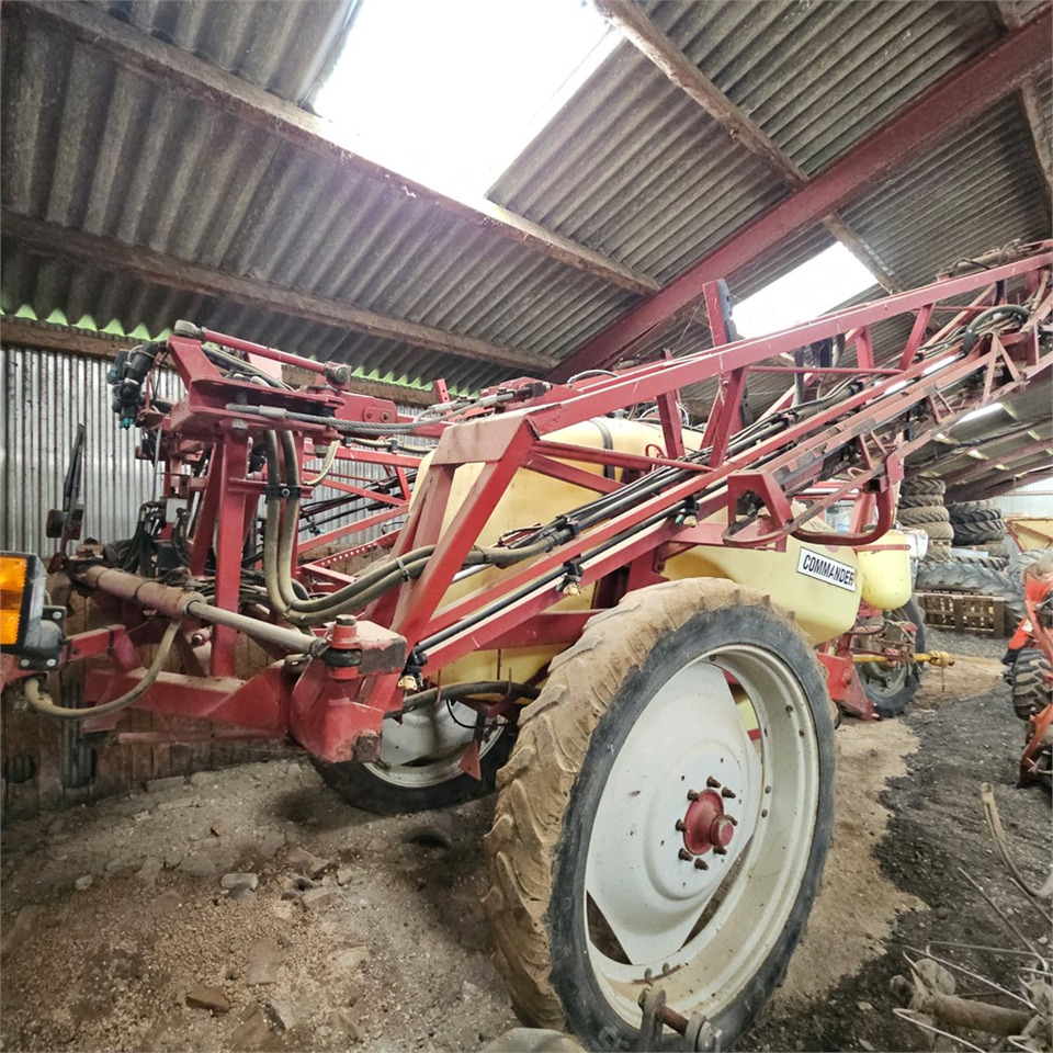 Hardi CM2 Commander 2.800 l - Postřikovač: obrázek 5 Hardi CM2 Commander 2.800 l - Postřikovač: obrázek 5