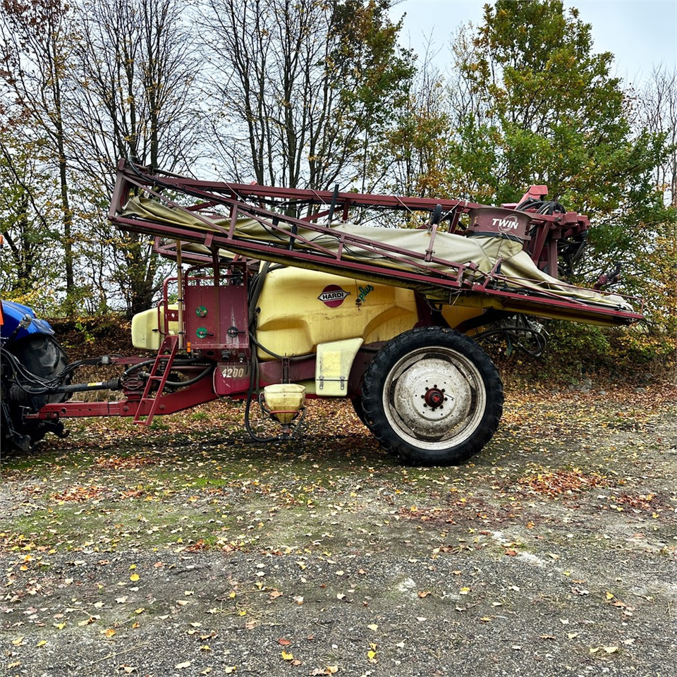 Hardi -Twin cm plus 32 - Postřikovač: obrázek 3 Hardi -Twin cm plus 32 - Postřikovač: obrázek 3