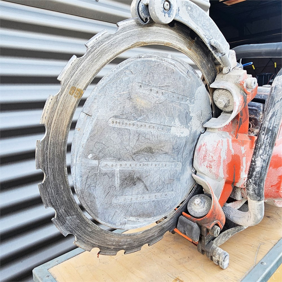 Husqvarna K970 RING - Technika pro ukládaní asfaltu: obrázek 3 Husqvarna K970 RING - Technika pro ukládaní asfaltu: obrázek 3