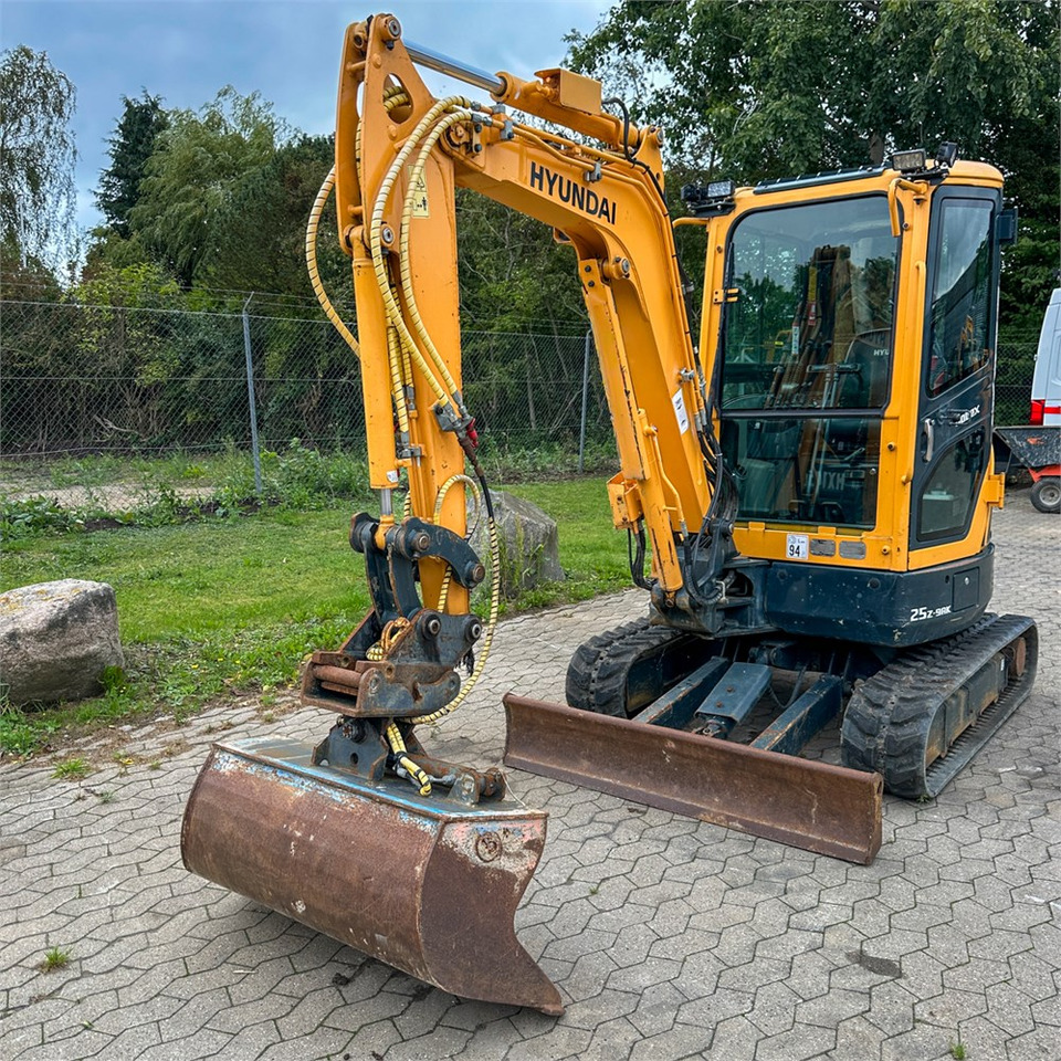 Hyundai Robex 25Z-9AK - Mini rýpadlo: obrázek 3 Hyundai Robex 25Z-9AK - Mini rýpadlo: obrázek 3