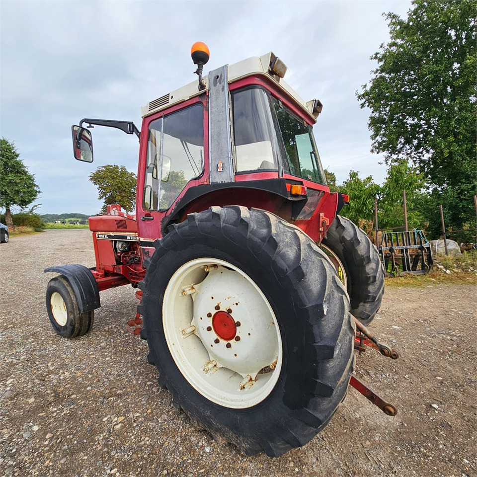 IH 1056 XL 2 WD - Traktor: obrázek 4 IH 1056 XL 2 WD - Traktor: obrázek 4