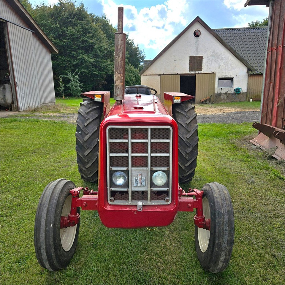 IH 444 - Traktor: obrázek 2 IH 444 - Traktor: obrázek 2