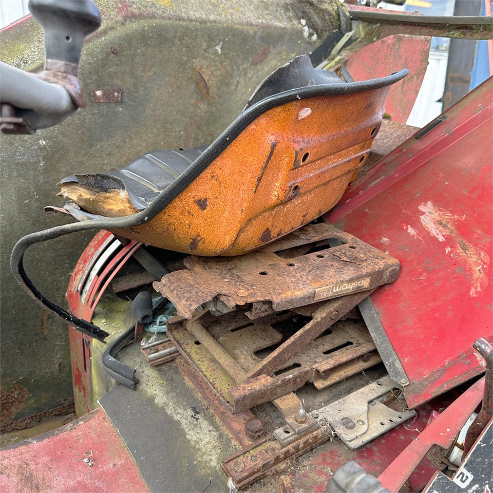 Traktor International IH 474: obrázek 16 Traktor International IH 474: obrázek 16