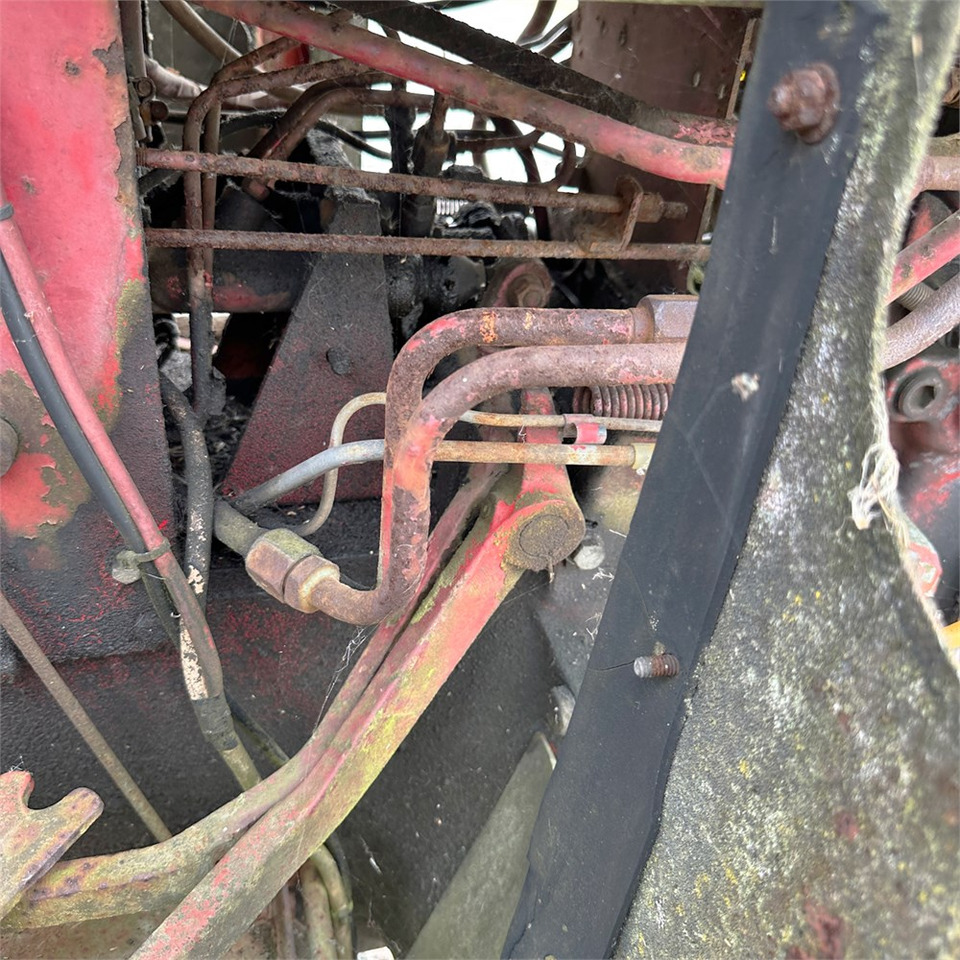 Traktor International IH 474: obrázek 25 Traktor International IH 474: obrázek 25