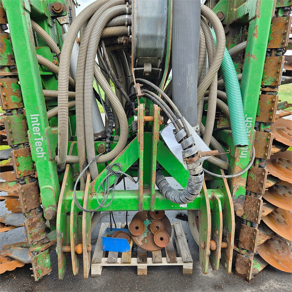 Intertech 7 m - Stroj pro hnojení: obrázek 5 Intertech 7 m - Stroj pro hnojení: obrázek 5