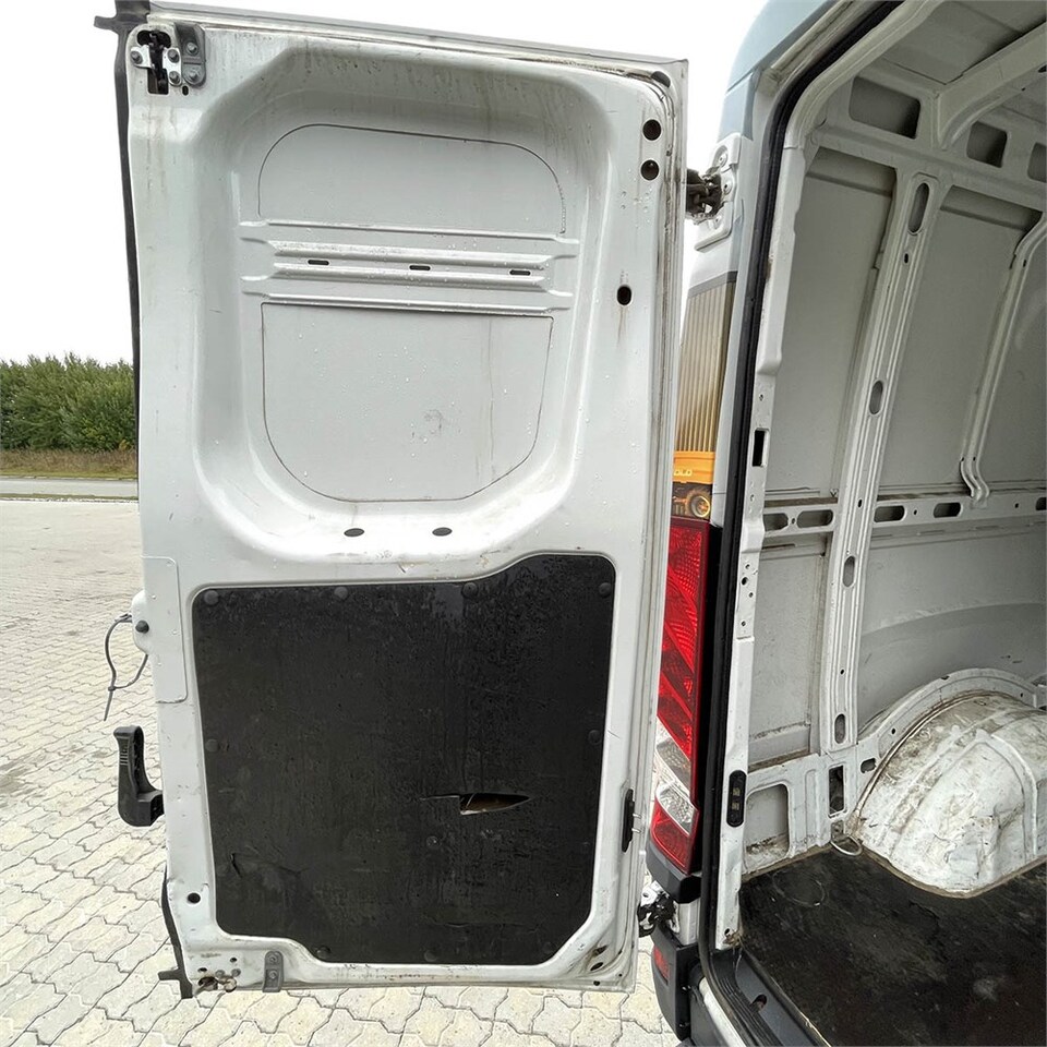 Furgon Iveco 35-120 HI Matic: obrázek 32 Furgon Iveco 35-120 HI Matic: obrázek 32